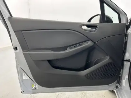 Photo 12 Renault Clio  E-Tech full hybrid 145 ch GSR2
