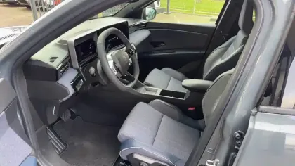 Photo 7 Renault 4 Renault  E-Tech Electrique 150 ch autonomie confort