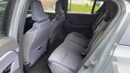 Photo 13 Renault 4 Renault  E-Tech Electrique 150 ch autonomie confort