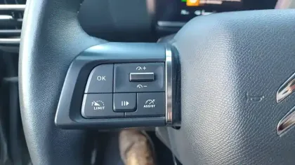 Photo 16 Citroën C4 e- 136 ch Automatique