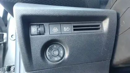 Photo 15 Citroën C4 e- 136 ch Automatique