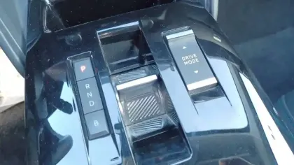 Photo 20 Citroën C4 e- 136 ch Automatique