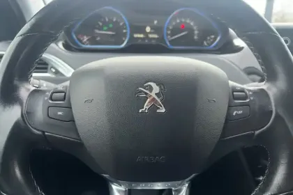 Photo 16 Peugeot 2008  1.2 PureTech 110ch S&S EAT6