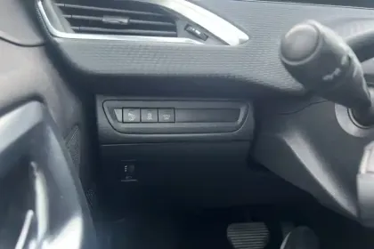 Photo 18 Peugeot 2008  1.2 PureTech 110ch S&S EAT6