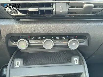 Photo 35 Citroën C4  PureTech 130 S&S EAT8