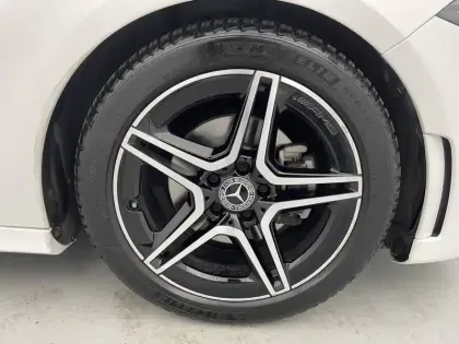 Photo 76 Mercedes Classe A  200 7G-DCT