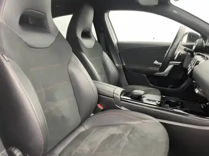 Photo 27 Mercedes Classe A  200 7G-DCT