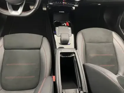 Photo 28 Mercedes Classe A  200 7G-DCT