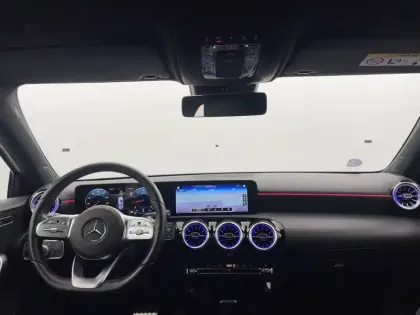 Photo 61 Mercedes Classe A  200 7G-DCT