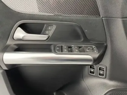 Photo 27 Mercedes GLA  250 e 8G-DCT