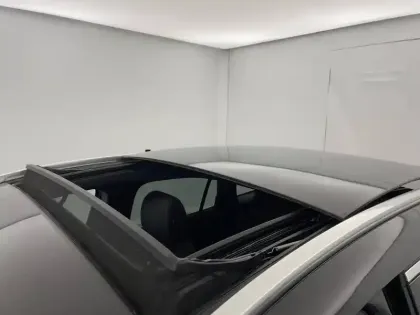 Photo 31 Mercedes GLA  250 e 8G-DCT