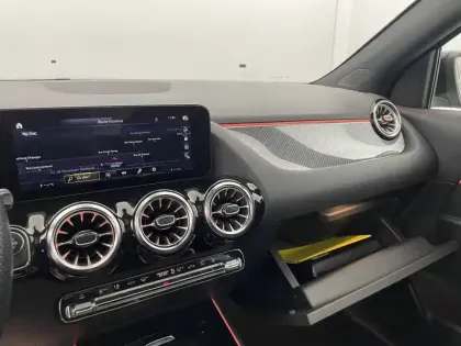 Photo 25 Mercedes GLA  250 e 8G-DCT