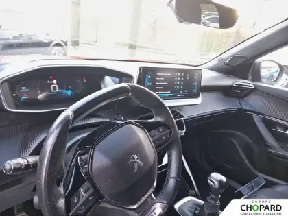 Photo 43 Peugeot 2008  PureTech 130 S&S BVM6