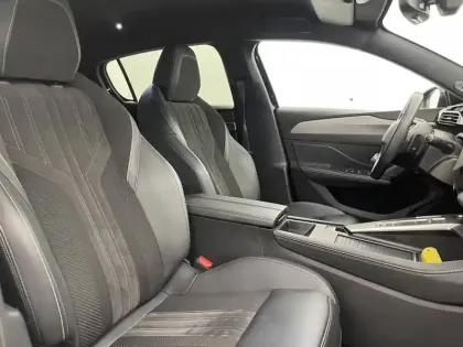 Photo 26 Peugeot 308  PHEV 225 e-EAT8