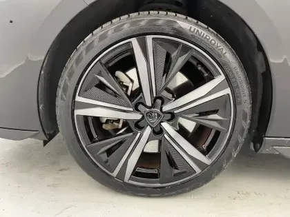 Photo 16 Peugeot 308  PHEV 225 e-EAT8