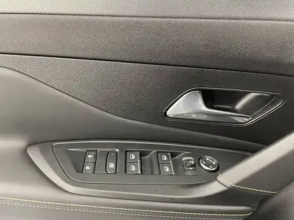 Photo 31 Peugeot 308  PHEV 225 e-EAT8