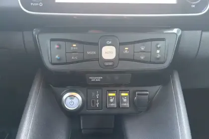 Photo 18 Nissan Leaf  Electrique 40kWh