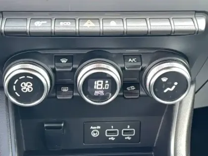 Photo 86 Renault Captur  TCe 100 GPL - 21