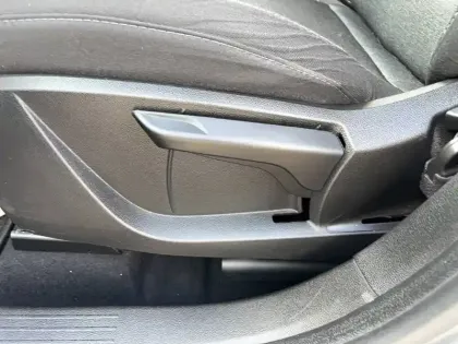 Photo 27 Renault Captur  TCe 100 GPL - 21