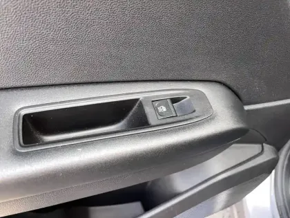 Photo 73 Renault Captur  TCe 100 GPL - 21