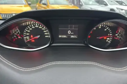 Photo 17 Peugeot 308  BlueHDi 130ch S&S BVM6