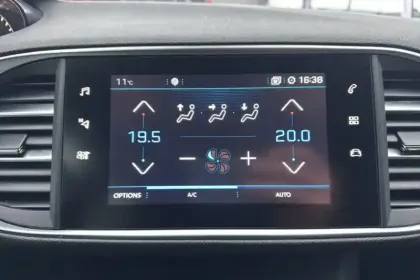 Photo 20 Peugeot 308  BlueHDi 130ch S&S BVM6