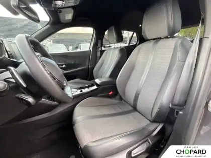 Photo 31 Peugeot 2008  BlueHDi 130 S&S EAT8