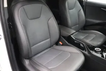 Photo 10 Kia Niro  1.6 GDi 141 ch HEV DCT6