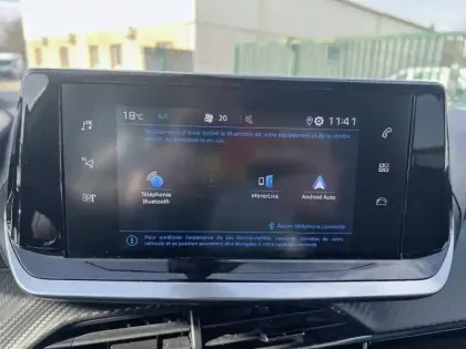 Photo 14 Peugeot 2008  PureTech 130 S&S BVM6