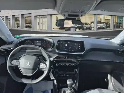 Photo 7 Peugeot 2008  PureTech 130 S&S BVM6