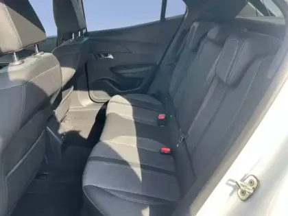 Photo 9 Peugeot 2008  PureTech 130 S&S BVM6