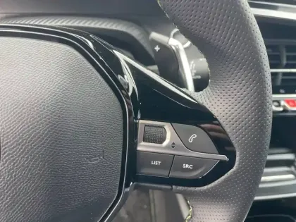 Photo 28 Peugeot 208  Hybrid 100 e-DCS6