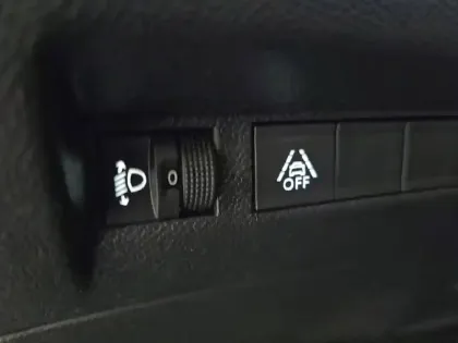 Photo 58 Peugeot 2008  PureTech 100 S&S BVM6