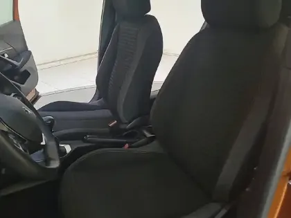 Photo 40 Peugeot 2008  PureTech 100 S&S BVM6