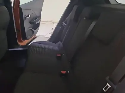 Photo 11 Peugeot 2008  PureTech 100 S&S BVM6