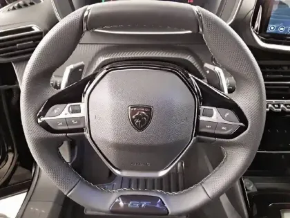 Photo 29 Peugeot 2008  Hybrid 145 e-DCS6