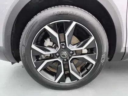 Photo 8 Citroën C4 e- 136 ch Automatique