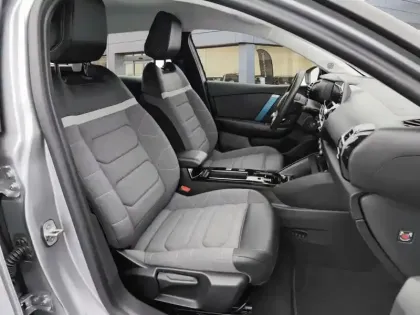 Photo 13 Citroën C4 e- 136 ch Automatique