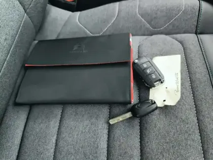 Photo 27 Citroën C4 e- 136 ch Automatique