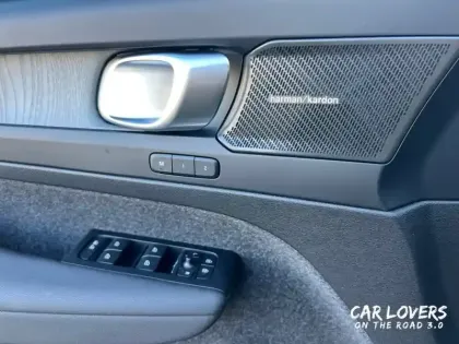 Photo 19 Volvo Xc40  B3 163 ch DCT7