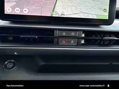 Photo 19 Jeep Avenger  1.2 Turbo T3 145 ch BVR6 4xe