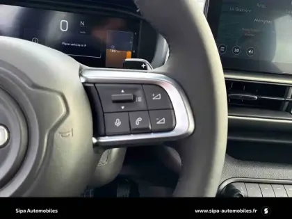 Photo 15 Jeep Avenger  1.2 Turbo T3 110 ch e-Hybrid BVR6