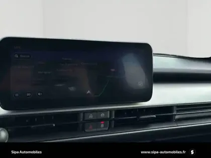 Photo 12 Jeep Avenger  1.2 Turbo T3 110 ch e-Hybrid BVR6