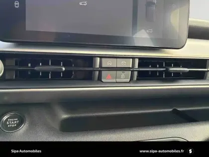 Photo 19 Jeep Avenger  1.2 Turbo T3 110 ch e-Hybrid BVR6