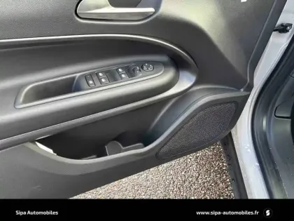 Photo 25 Jeep Avenger  1.2 Turbo T3 110 ch e-Hybrid BVR6