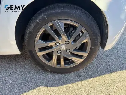 Photo 10 Peugeot 208  PureTech 100 S&S EAT8