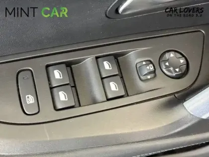 Photo 16 Peugeot 2008  BlueHDi 130 S&S EAT8