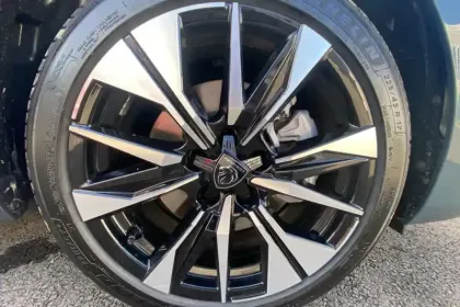 Photo 14 Peugeot 308  SW Hybrid 145 e-DCS6