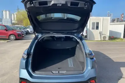 Photo 26 Peugeot 308  SW Hybrid 145 e-DCS6