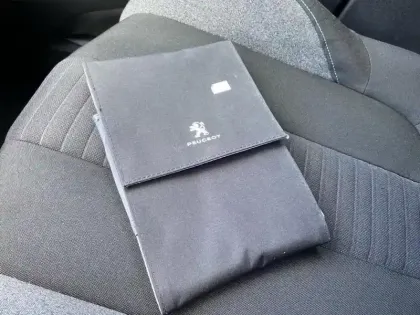 Photo 15 Peugeot 3008  BlueHDi 130ch S&S EAT8 Style